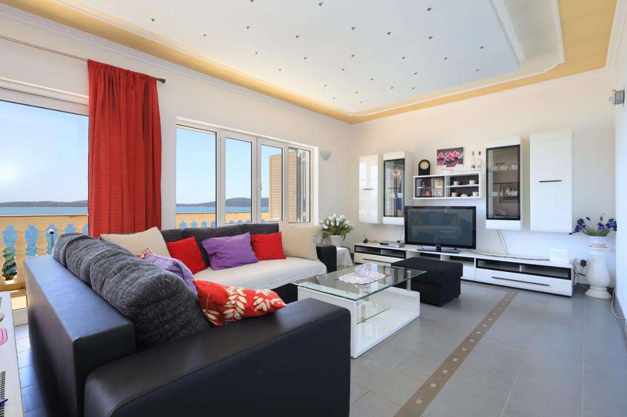 Family Friendly Seaside Apartments Brodarica, Sibenik - 15270 Buitenkant foto