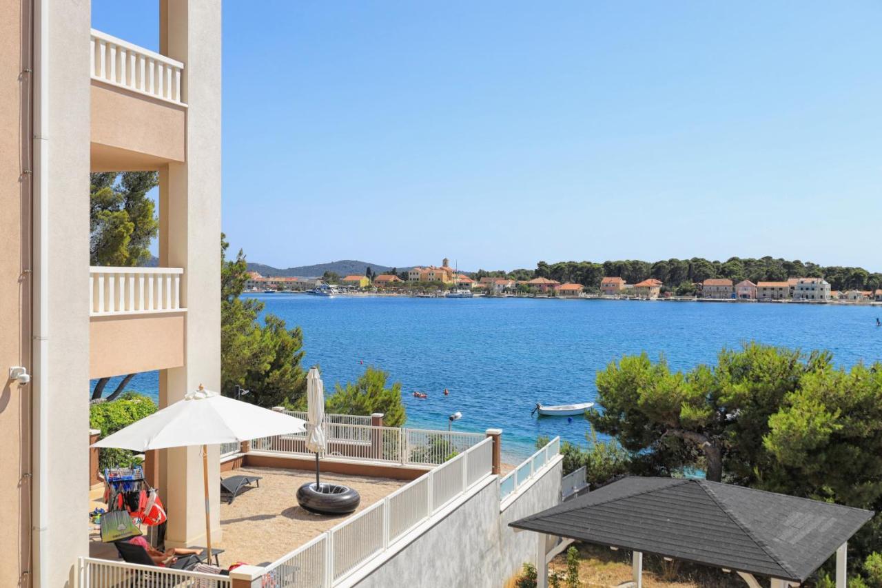 Family Friendly Seaside Apartments Brodarica, Sibenik - 15270 Buitenkant foto