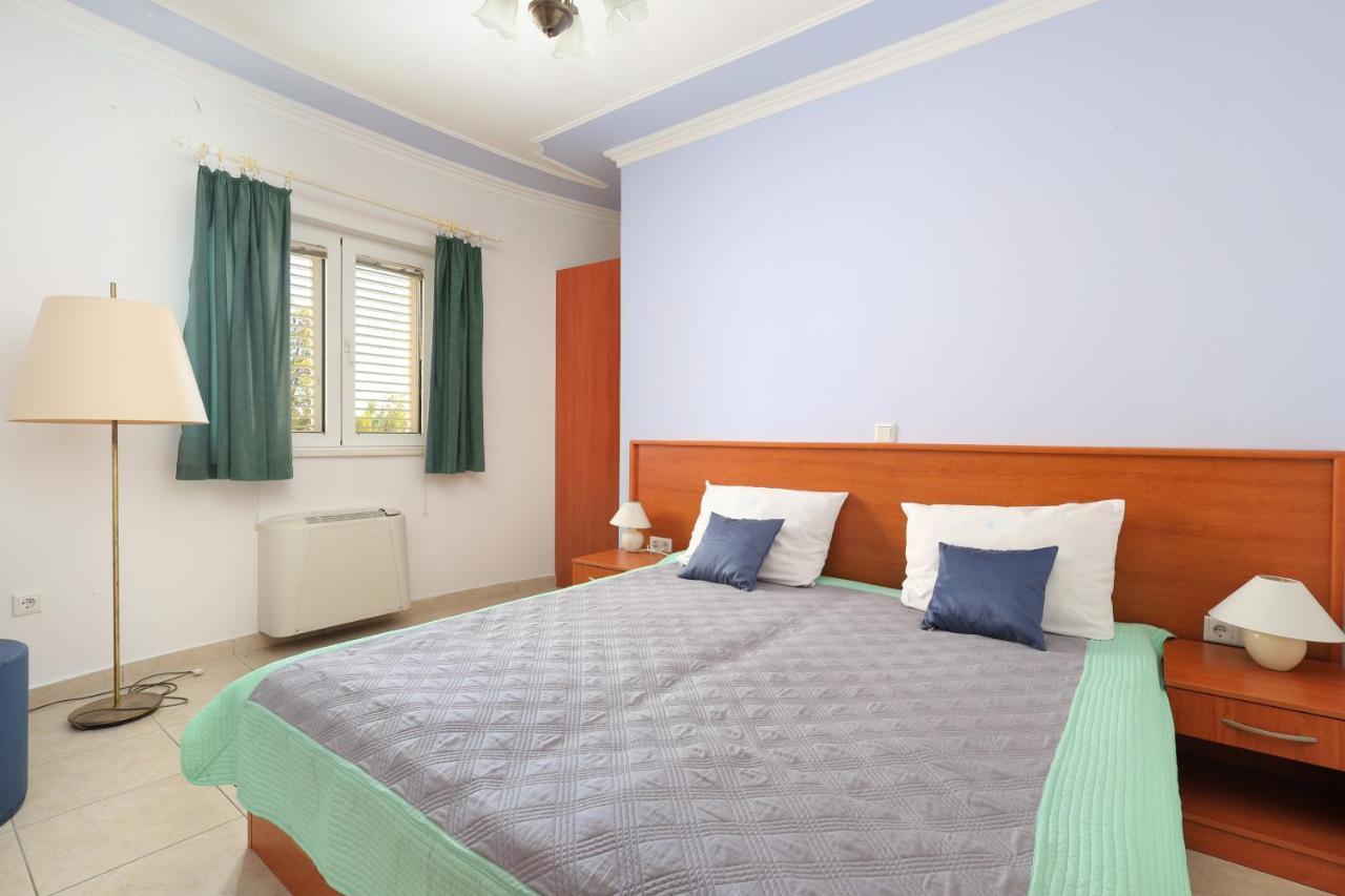 Family Friendly Seaside Apartments Brodarica, Sibenik - 15270 Buitenkant foto
