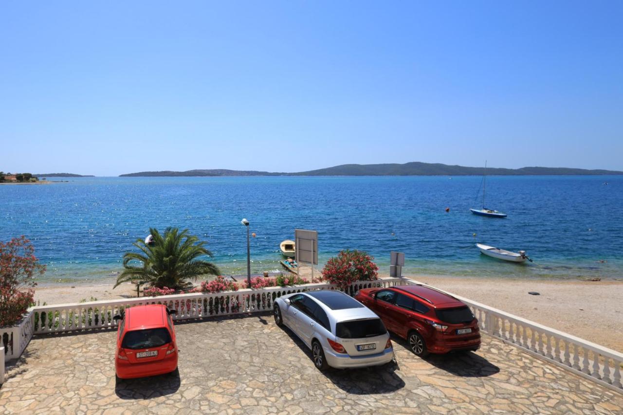 Family Friendly Seaside Apartments Brodarica, Sibenik - 15270 Buitenkant foto