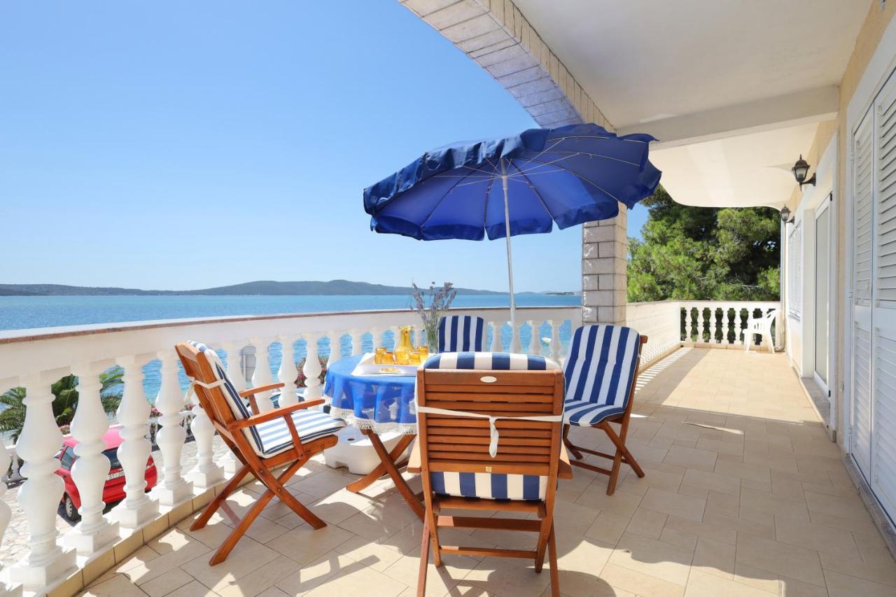 Family Friendly Seaside Apartments Brodarica, Sibenik - 15270 Buitenkant foto