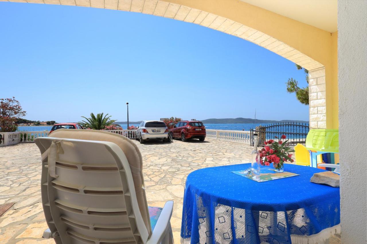Family Friendly Seaside Apartments Brodarica, Sibenik - 15270 Buitenkant foto