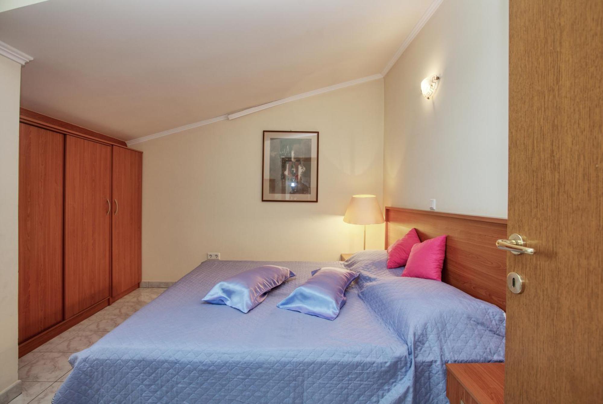Family Friendly Seaside Apartments Brodarica, Sibenik - 15270 Buitenkant foto