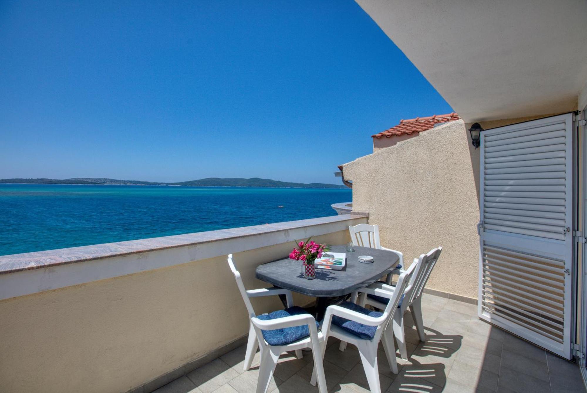 Family Friendly Seaside Apartments Brodarica, Sibenik - 15270 Buitenkant foto