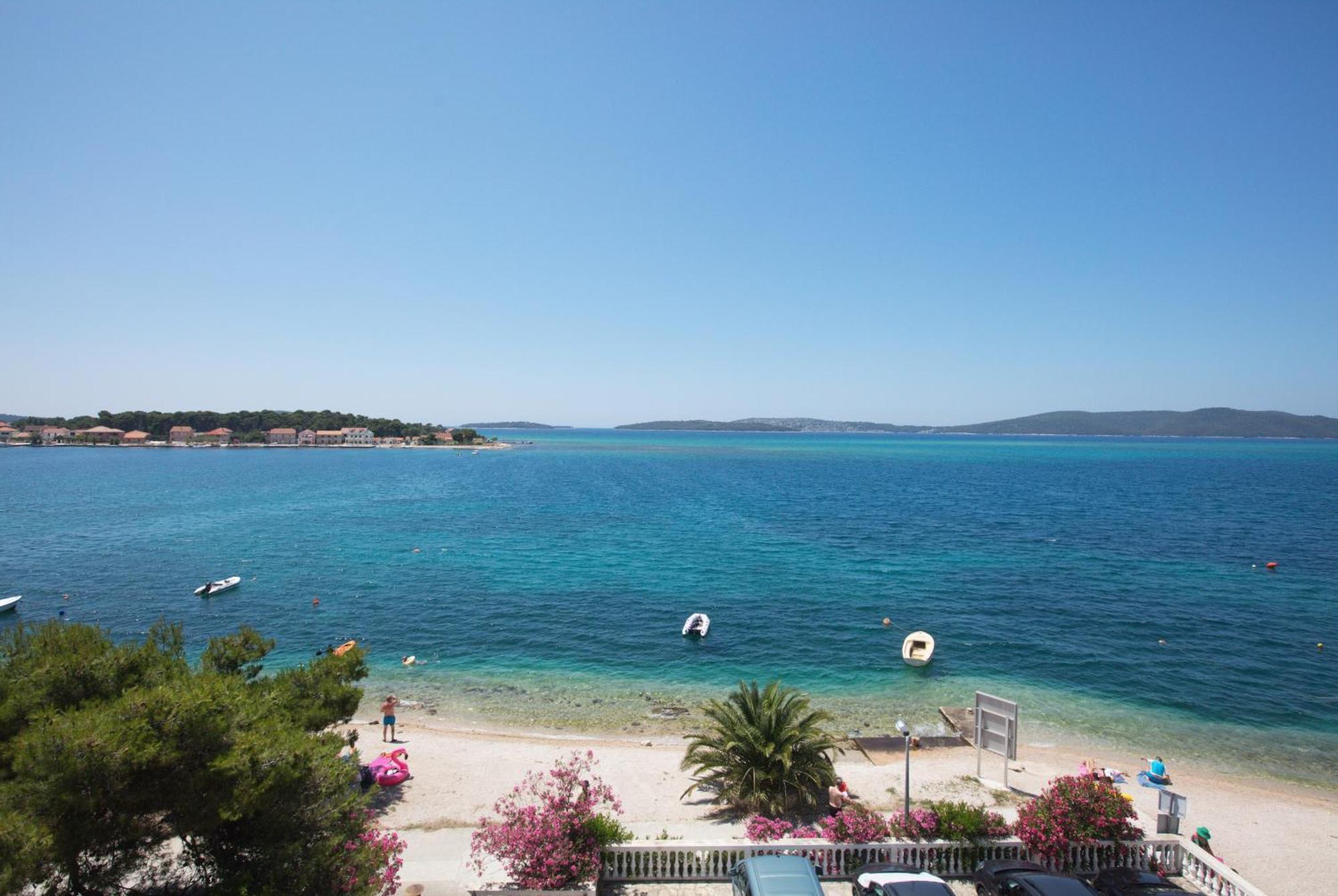 Family Friendly Seaside Apartments Brodarica, Sibenik - 15270 Buitenkant foto