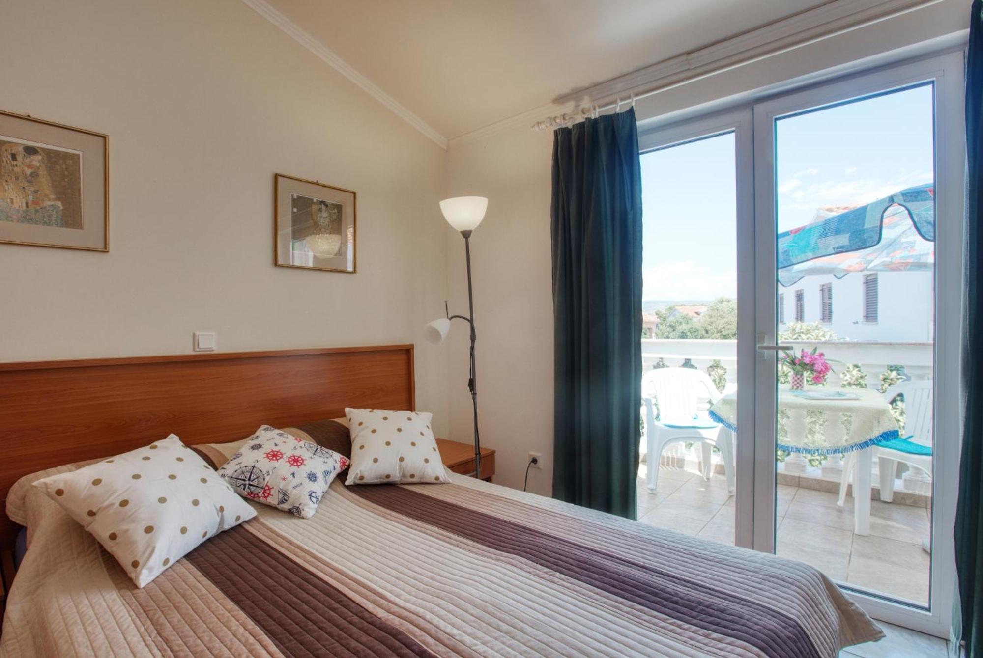 Family Friendly Seaside Apartments Brodarica, Sibenik - 15270 Buitenkant foto