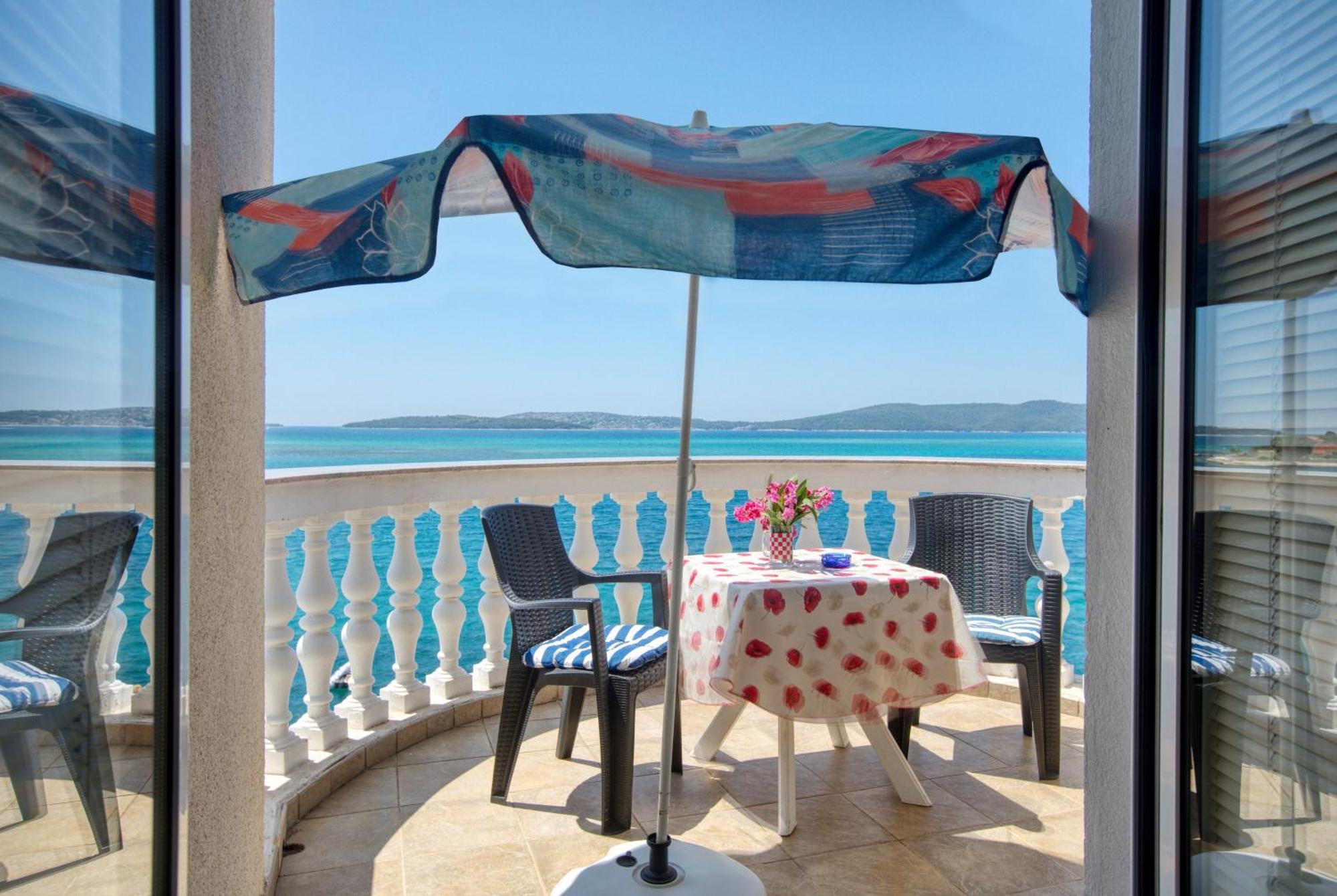 Family Friendly Seaside Apartments Brodarica, Sibenik - 15270 Buitenkant foto