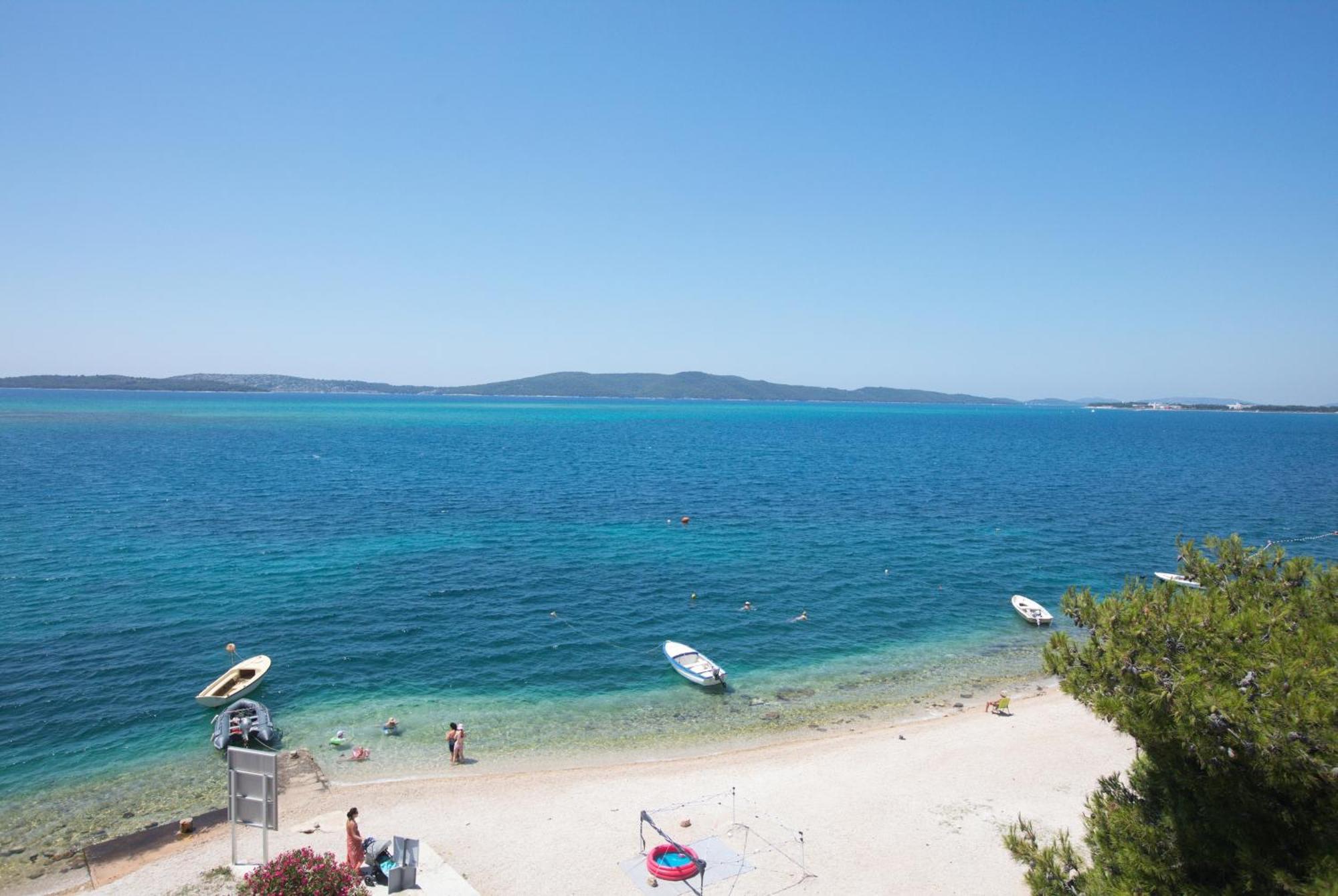 Family Friendly Seaside Apartments Brodarica, Sibenik - 15270 Buitenkant foto