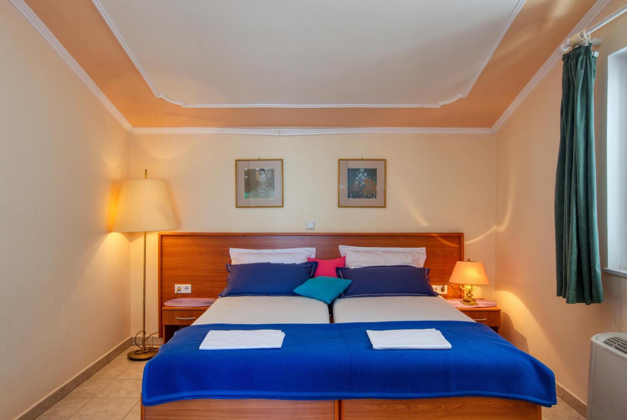 Family Friendly Seaside Apartments Brodarica, Sibenik - 15270 Kamer foto