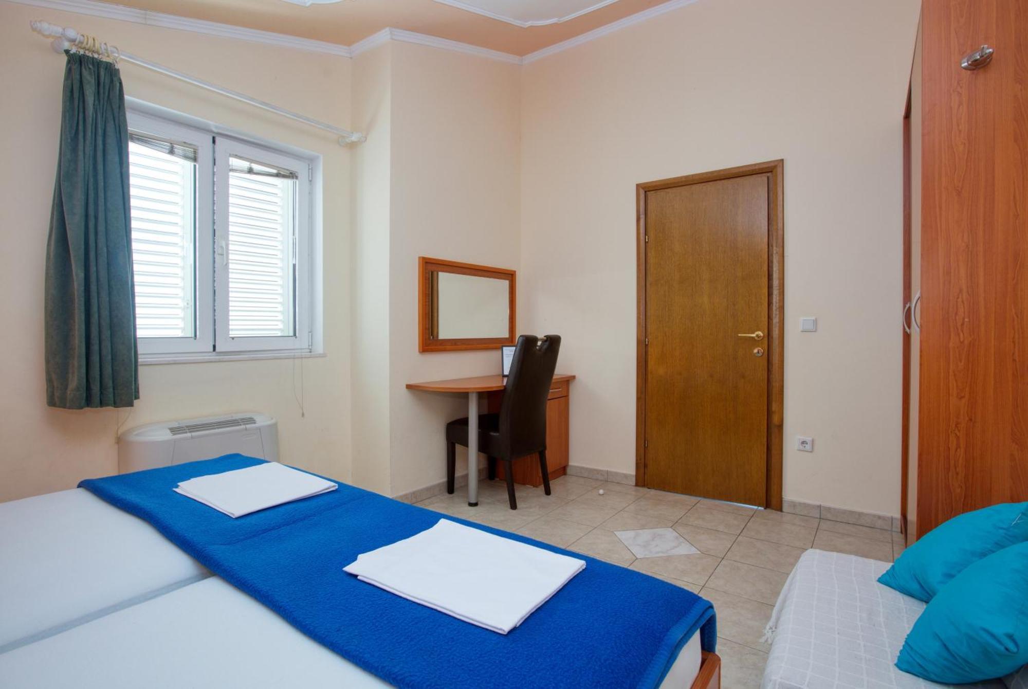 Family Friendly Seaside Apartments Brodarica, Sibenik - 15270 Kamer foto
