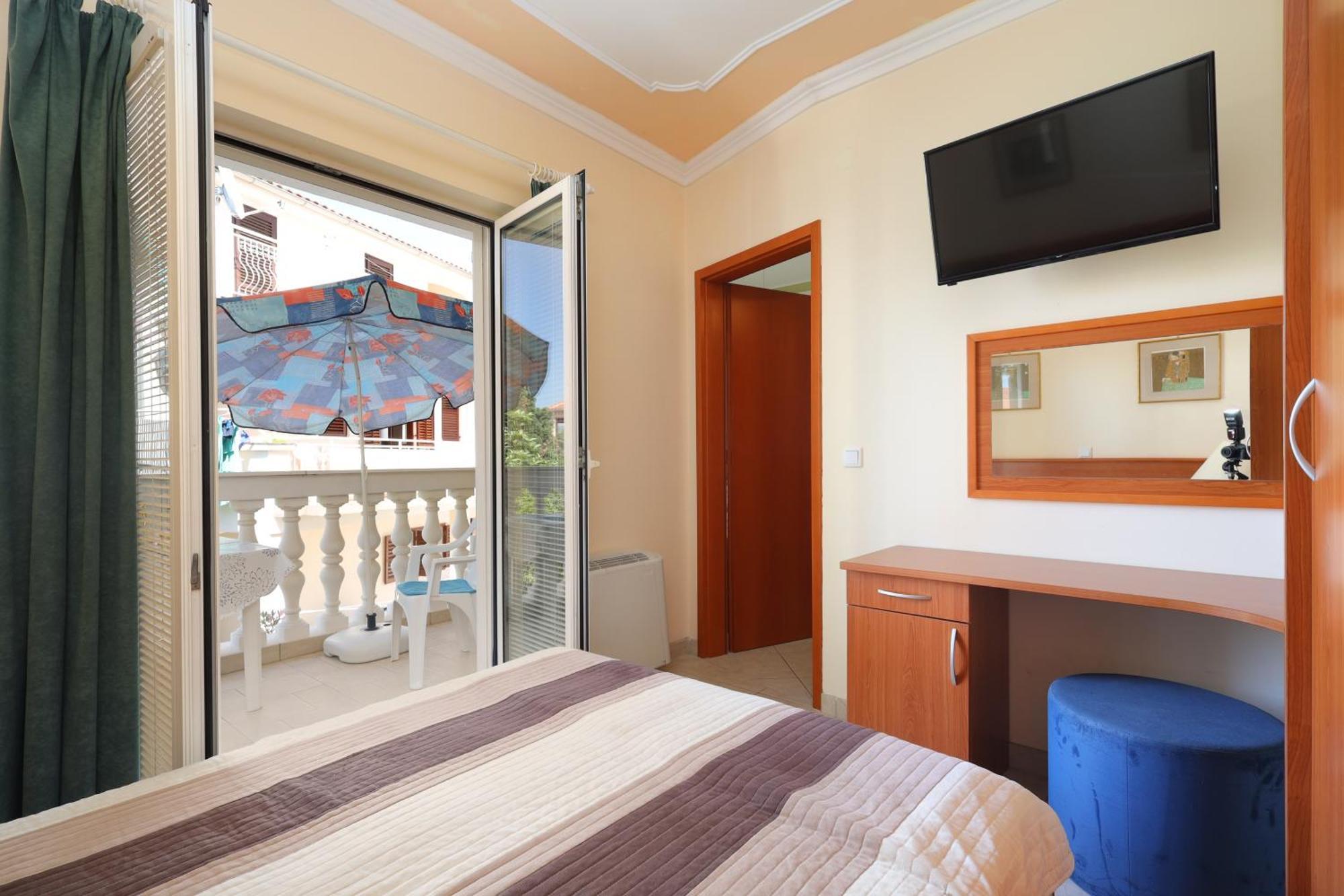 Family Friendly Seaside Apartments Brodarica, Sibenik - 15270 Kamer foto